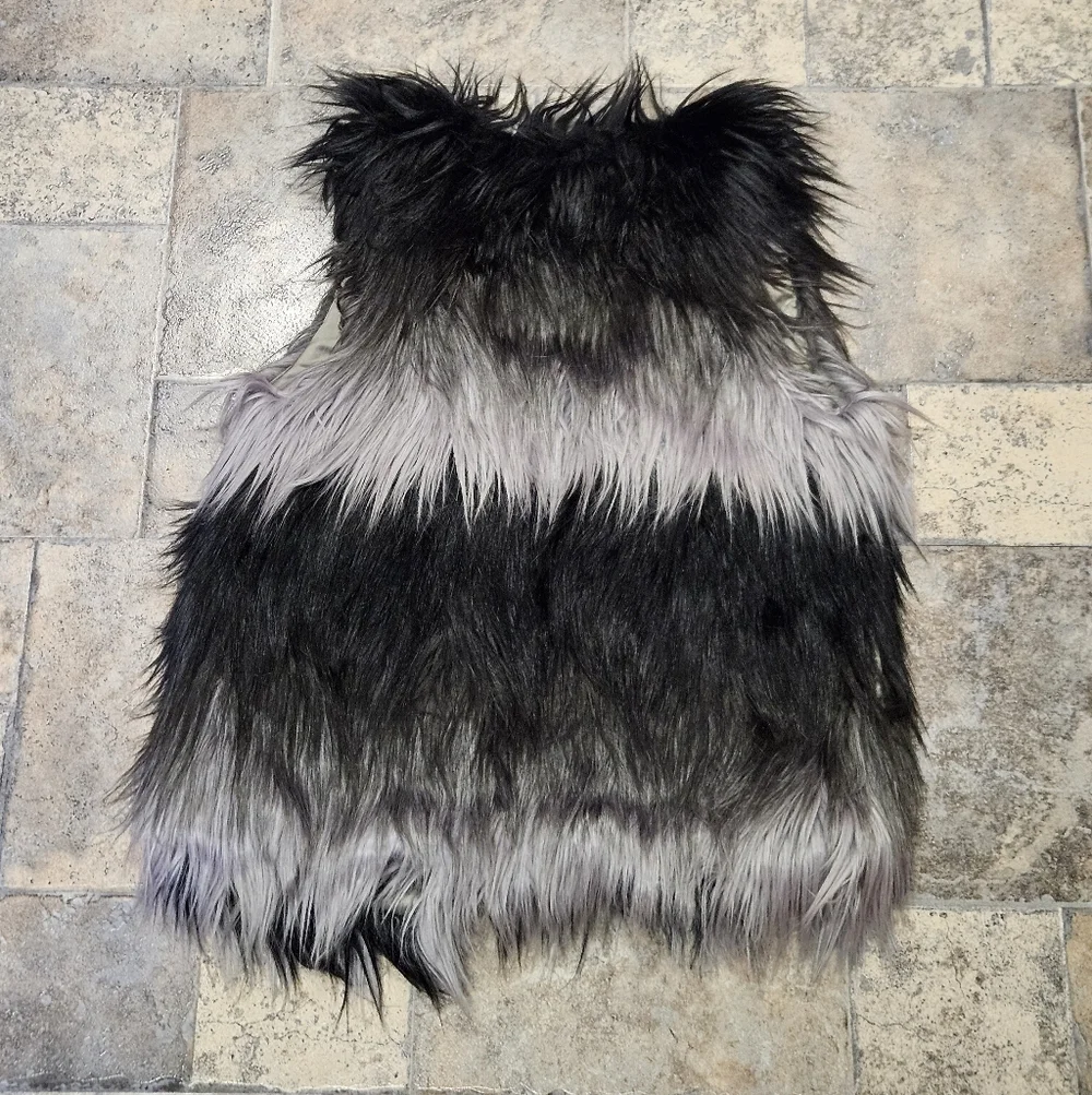 Tart Collections Faux Fur Ombre Vest Size Medium